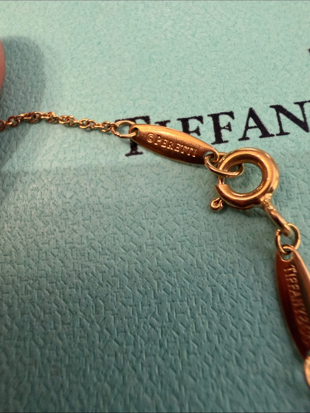 Elsa Peretti®
Diamonds by the Yard® Single Diamond Pendant - Picture 8 of 12